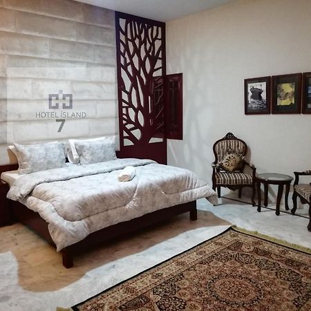 קראצ'י Hotel 7Island מראה חיצוני תמונה