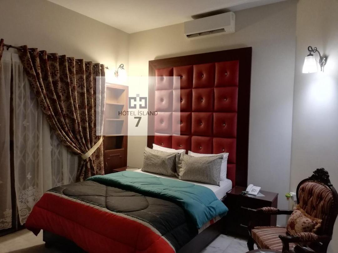 קראצ'י Hotel 7Island מראה חיצוני תמונה