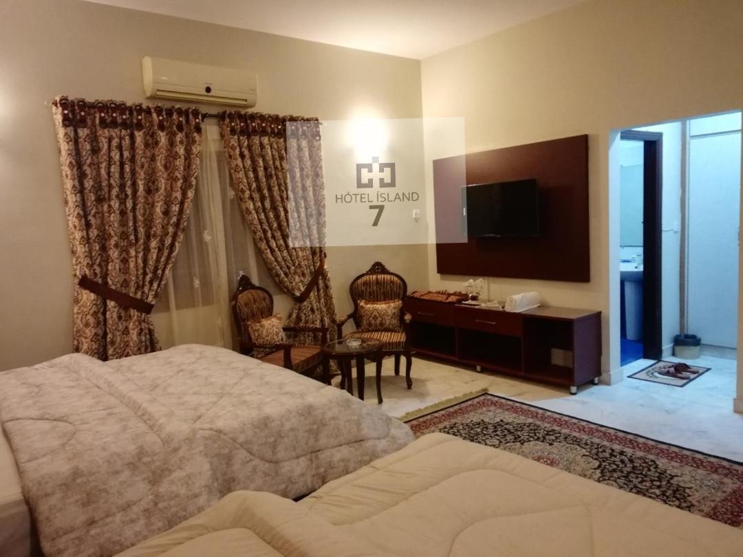 קראצ'י Hotel 7Island מראה חיצוני תמונה
