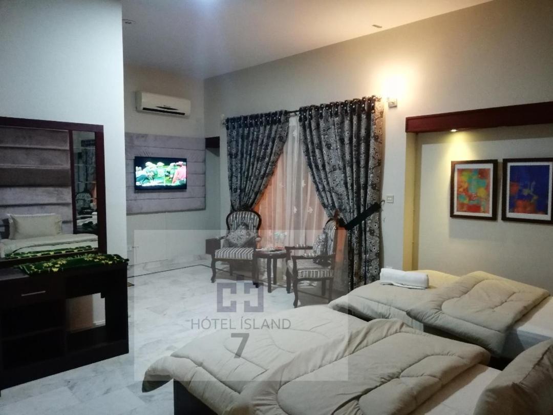 קראצ'י Hotel 7Island מראה חיצוני תמונה