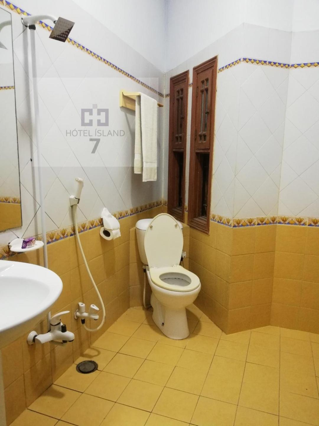 קראצ'י Hotel 7Island מראה חיצוני תמונה